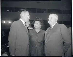 Warren R Prints: U. N. Delegates Having Conversation