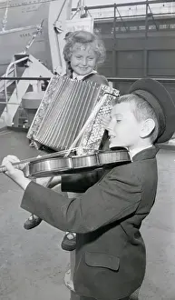 Accordion Prints: Ukraine Child Immigrants