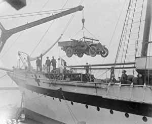 Boat Deck Gallery: Unloading Erin
