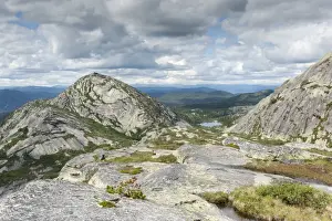 Cloudy Prints: Upland fjell, granite rocks, Mt Vestre Roholtsfjell
