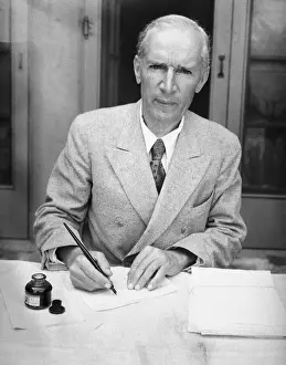 Upton Sinclair Registering As Democrat