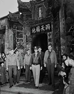 U.S. Soldiers Visit Temple
