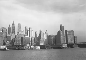 USA, New York City, Manhattan skyline (B&W)