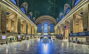 Commuter Prints: USA, New York, New York City, Grand Central Station interior