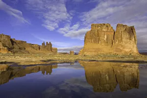 Images Dated 26th June 2006: USA, Utah, Arches National Park, Courthouse Towers and pond, autumn