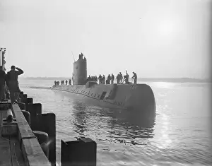 Groton Prints: USS Nautilus Preparing to Dock