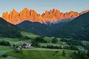 Tonnaja Travel Photography Collection: Val Di Funes (Vilnoss), Dolomite, Italy