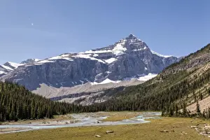 Valley of a Thousand Falls, Mount Robson Provincial Park, British Columbia Province, Canada