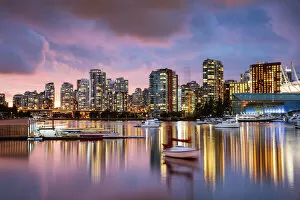 Images Dated 13th April 2018: Vancouver skyline at dusk, Canada