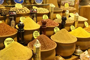 Various spices, Spice Bazaar or Egyptian Bazaar, Misir Carsisi, Eminonu, Istanbul, European side, Istanbul Province