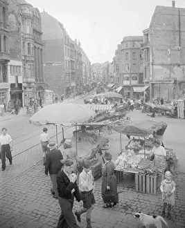 Bonn Prints: Vegetable Stands in Bonn