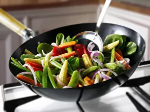 Images Dated 24th October 2012: Vegetable stir-fry in a wok