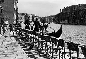 Row Boat Prints: Venetian Street