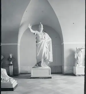 Venus Prints: Venus Statues