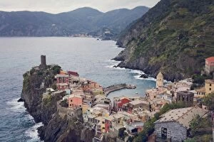 Images Dated 14th October 2015: Vernazza, Cinque Terre, Liguria, Italy