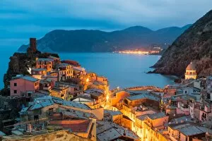 Images Dated 25th October 2013: Vernazza dawn