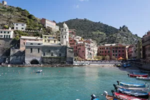 Images Dated 26th March 2016: Vernazza View, Cinque Terre, Italy