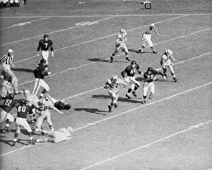 Veryl Switzer Running With the Football
