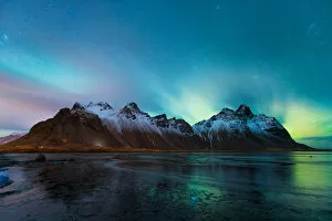 Images Dated 11th March 2015: Vesturhorn and the northern lights, Iceland