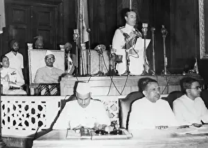 Sovereignty Prints: Viceroy Mountbatten Announcing Independence