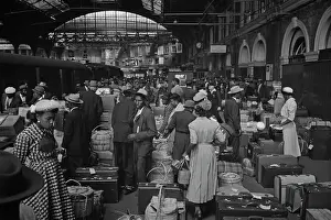 Huty31612 Prints: Victoria Station Arrivals