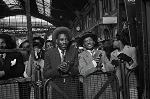 Huty31612 Prints: Victoria Station Arrivals