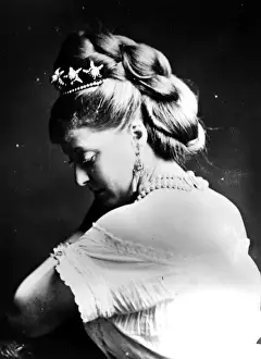 Cosmetics H Prints: Victorian Hair Style