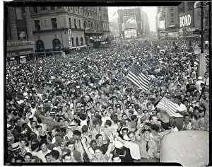 Largest Prints: Victory Celebration In Times Square