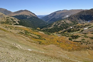 Images Dated 30th September 2011: View from the Alpine Visitor Center at Old Fall River Valley with Mount Capin, left