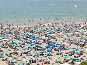 Images Dated 20th June 2012: View of the beach with parasols, sun loungers and bathers, Lignano Sabbiadoro, Udine