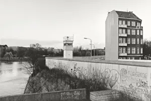Watch Prints: View over the Berlin Wall in 1985
