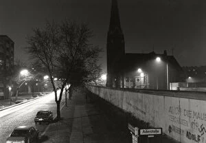 Berlin Wall (Antifascistischer Schutzwall) Collection: View over the Berlin Wall in the winter of 1985, Bernauer Strasse with the Church