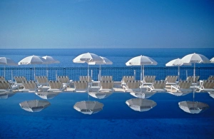 Images Dated 28th September 2006: View Of Blue