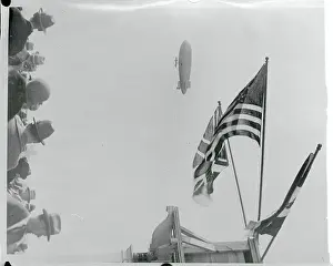 Baltimore Prints: View of Dirigible in Schneider Cup Race