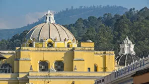 Antigua Western Guatemala Gallery: Side view of La Merced Church, Antigua, Guatemala