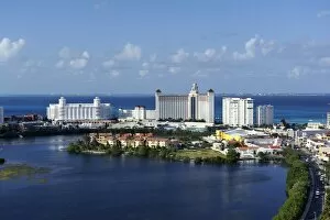 View of the lagoon, hotels and the Caribbean, Cancun, Yucatan Peninsula, Quintana Roo, Mexico, Latin America