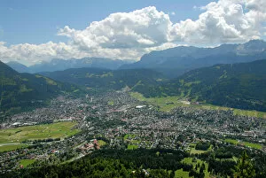 Bavaria Gallery: View from Mt. Kramer or Mt. Kramerspitz on Garmisch-Partenkirchen, Mt. Zugspitze