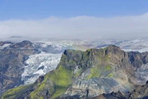Images Dated 19th August 2011: View from Myrdalsjoekull glacier over the hiking trail from Skogar to Fimmvoerouhals, Porsmork