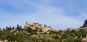 Images Dated 4th May 2012: View of the old town of Valldemossa with the parish church of Sant Bartomeu, Serra de Tramuntana