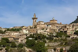 View of the old town of Valldemossa with the parish church of Sant Bartomeu, Serra de Tramuntana, Northwestern Coast, Mallorca, Majorca, Balearic Islands, Spain, Europe
