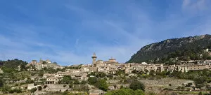 Images Dated 4th May 2012: View of the old town of Valldemossa, Serra de Tramuntana, Northwestern Coast, Mallorca, Majorca