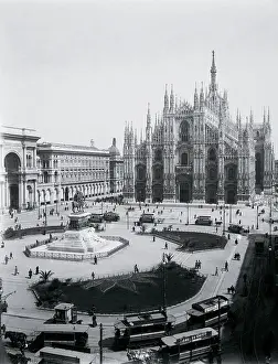 Milan Prints: View of Piazza del Duomo and Cathedral