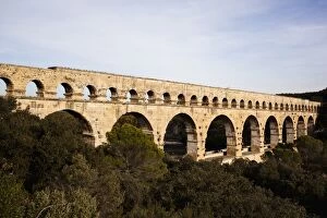 Images Dated 18th December 2015: View of Pont du Gard against sky