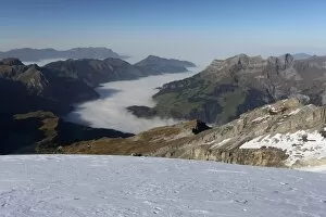 Images Dated 23rd October 2012: View over a sea of fog from Titlis Mountain, Obwalden, Switzerland, Europe