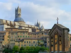 Images Dated 24th July 2012: View on Siena with the cathedral