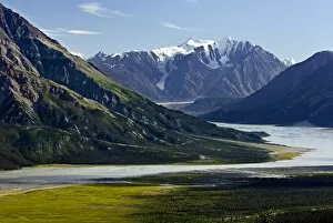 Images Dated 1st February 2010: View up the Slims River Valley, Kluane National Park, Yukon, Canada