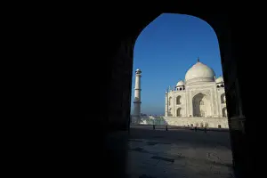 View of the Taj Mahal through archway, Agra, Uttar Pradesh, India