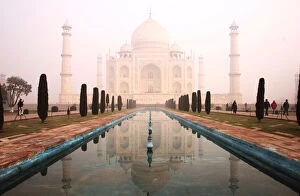 Pond Gallery: View Of Taj Mahal With Waterfront
