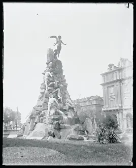 Turin Prints: View of Unusual Outside Sculptor