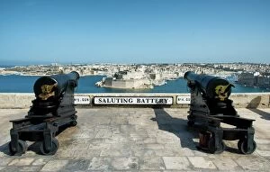 Images Dated 24th August 2014: View from Upper Baracca Garden with Saluting Battery towards Grand Harbor and Three Cities